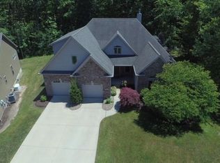 353 Copper Crk, Amherst, OH 44001