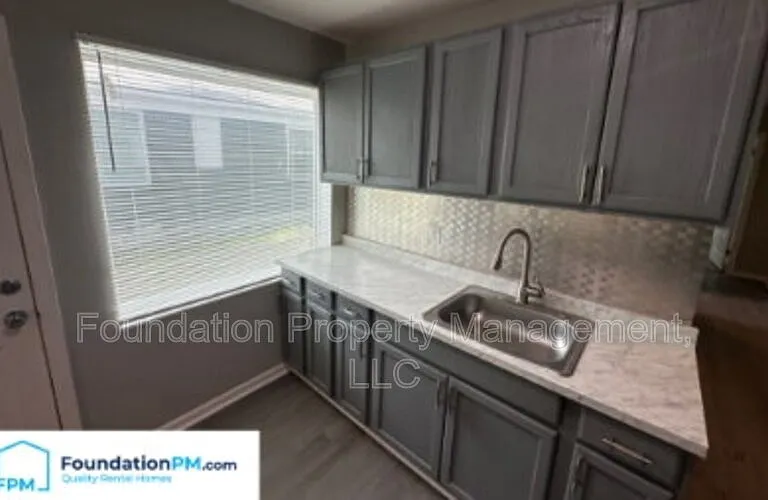 869 N Bingham St — Photo 5