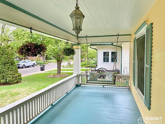 3rd image of 1951 Sewell St