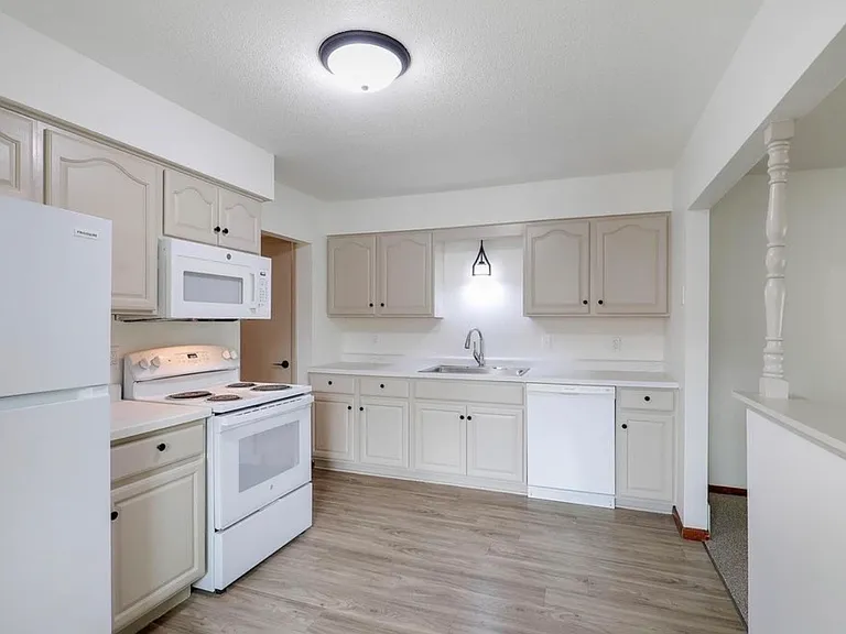 730 6th Ave S #730 — Photo 3
