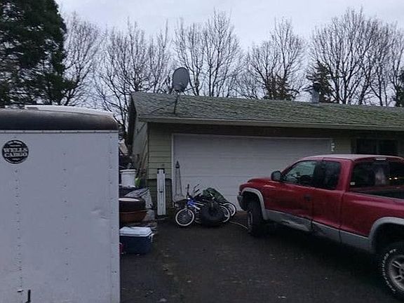 3rd image of 19067 SE Caruthers St