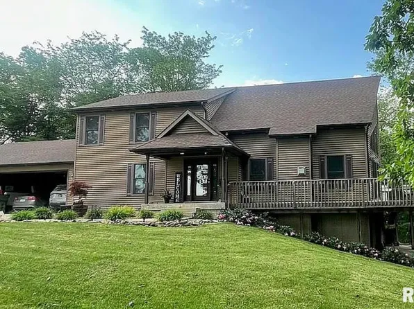 2358 270th St, Grand Mound, IA 52751