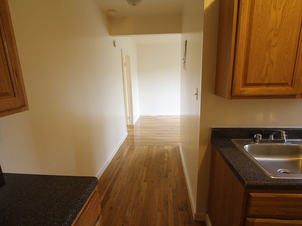 2nd image of 244 E 117th St APT 1B