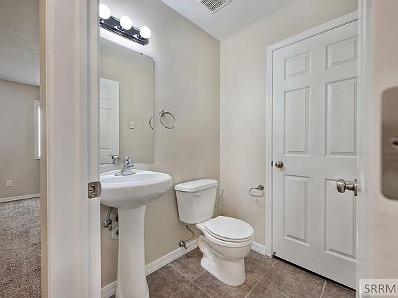4th image of 416 Energy Dr APT 4