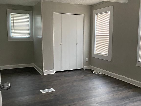 2nd image of 3740 N Elizabeth St