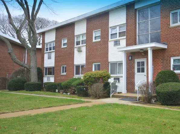 125 Hempstead Grdns Drive #B1A, West Hempstead, NY 11552