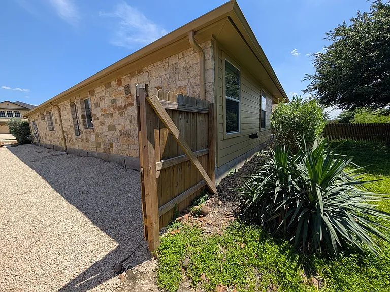 2937 Post Oak Cir — Photo 34