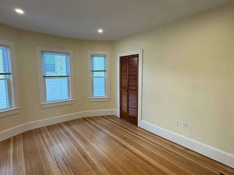 35 George St #2 — Photo 34