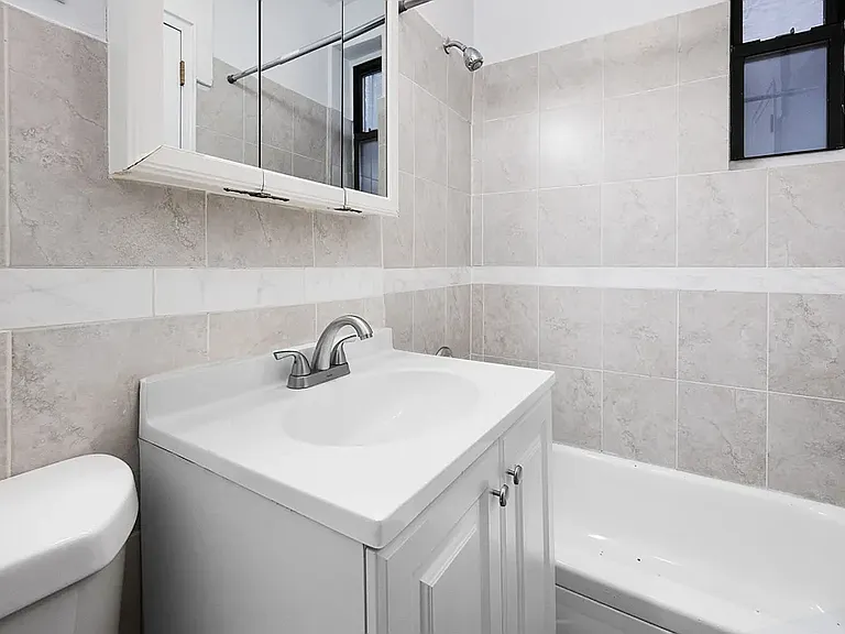 624 E 11th St #5CB — Photo 7