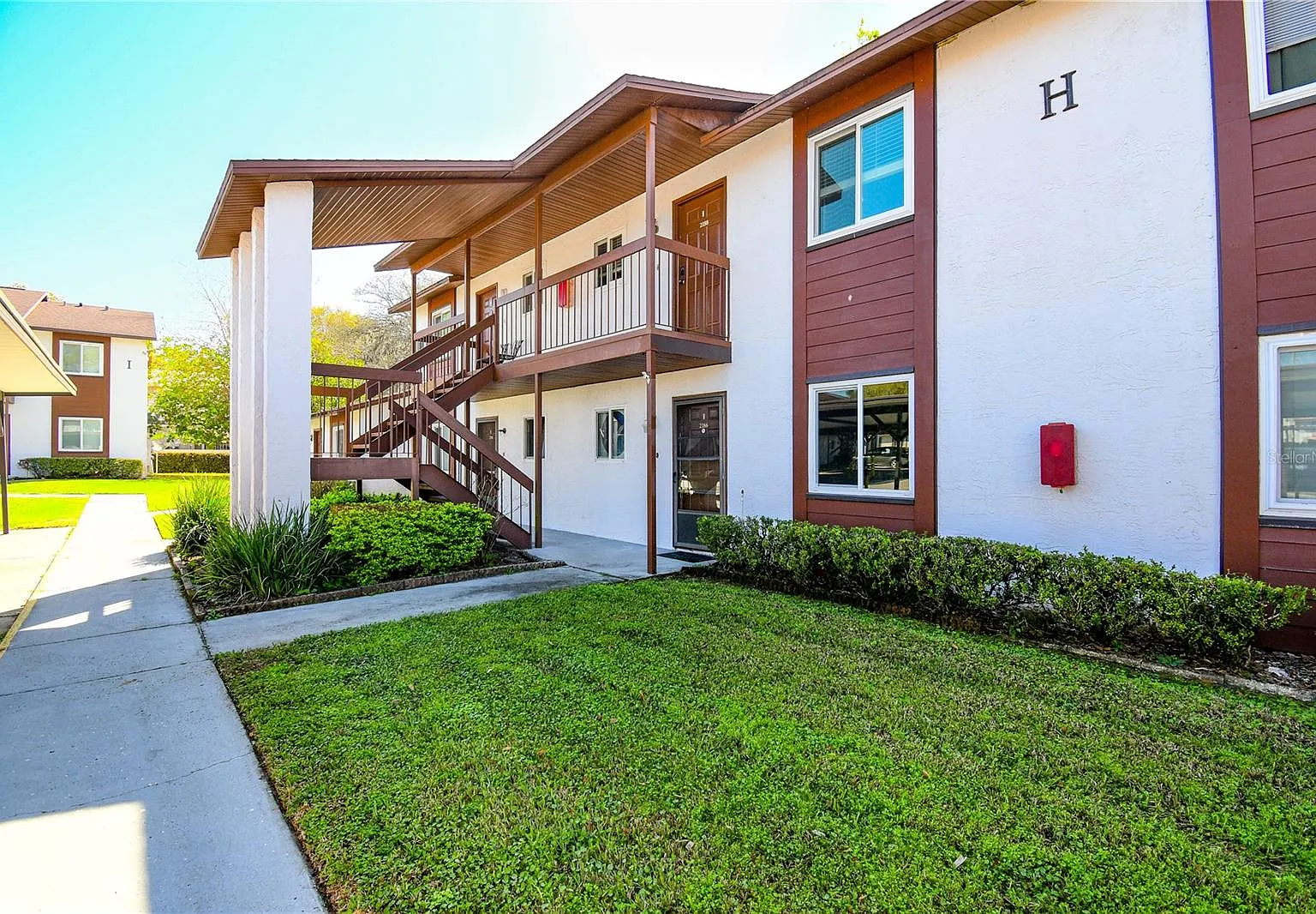 2 bed, 864 sqft, $1,500 — Photo 1