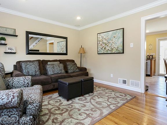 3rd image of 60 Wantagh Ave