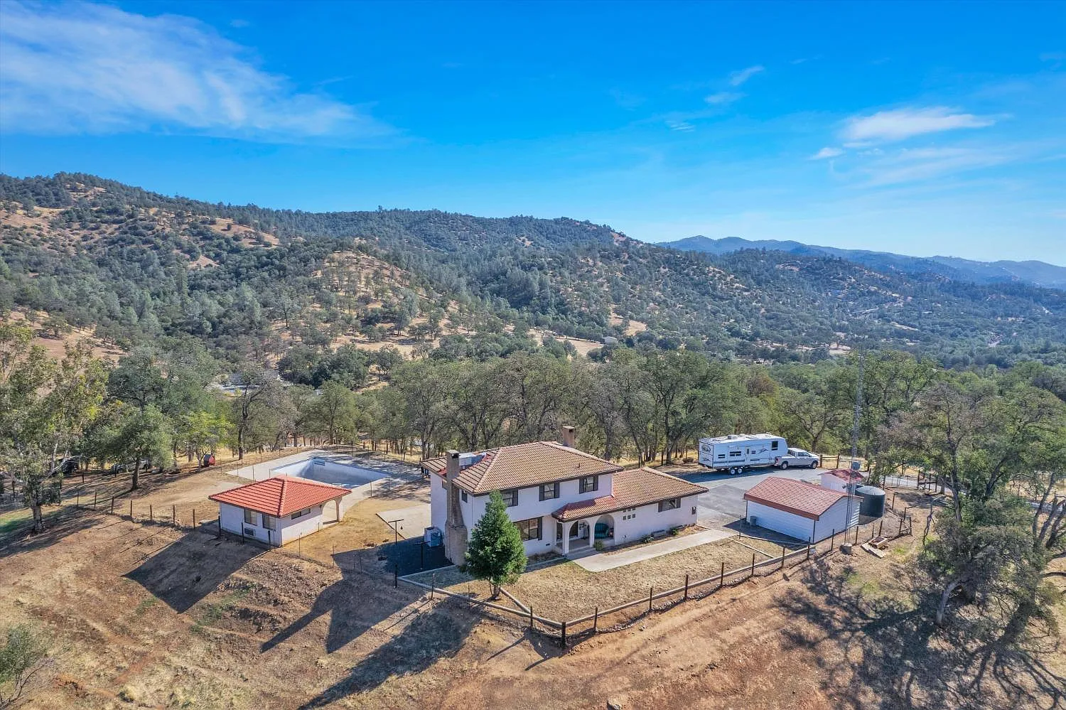 12800 Harney Dr photo 1