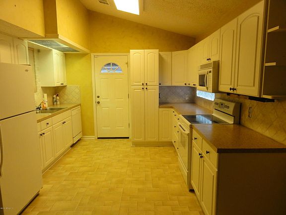 3rd image of 8336 Copperfield Cir W