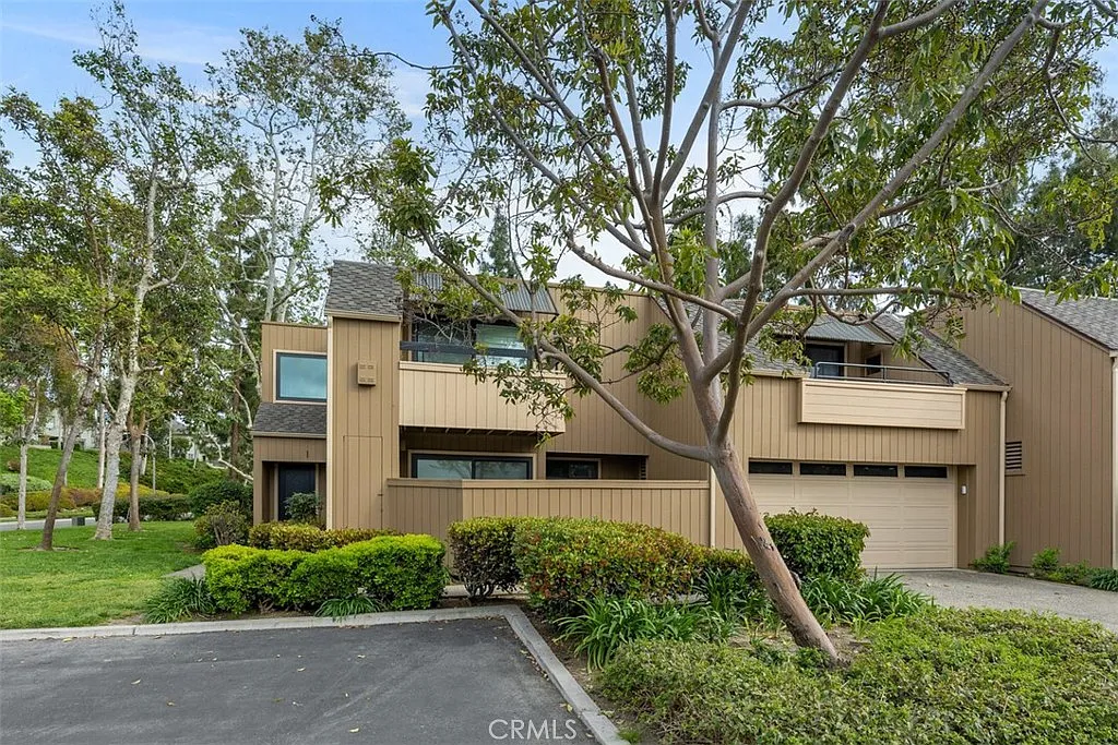 3 bed, 1833 sqft, $4,950 — Photo 3