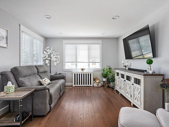 5th image of 36 Iroquois Place