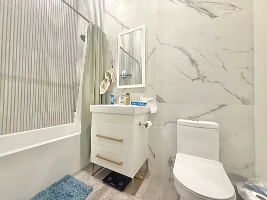 Bathroom, photo 2
