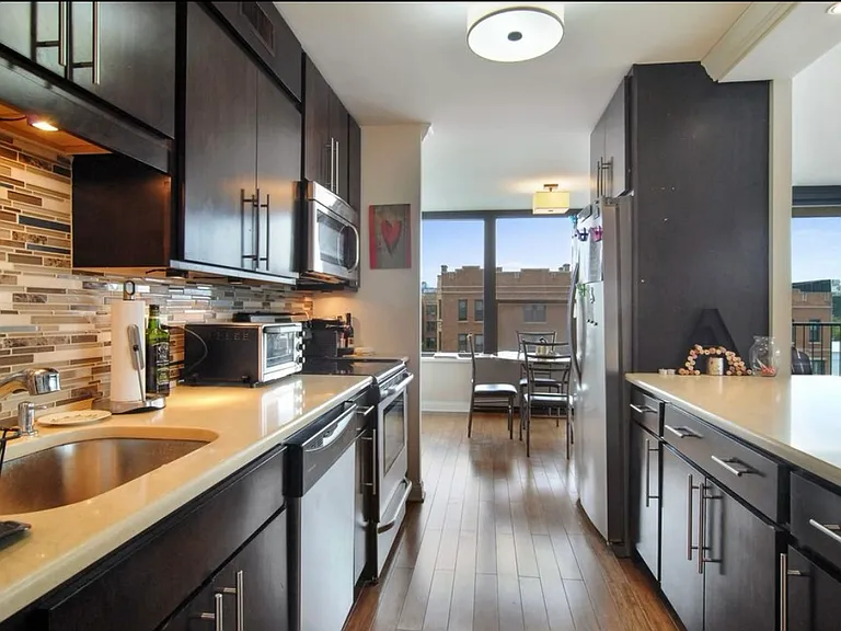 1560 N Sandburg Ter #415J — Photo 6
