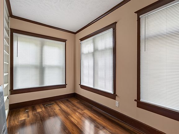5th image of 839 S Walnut St