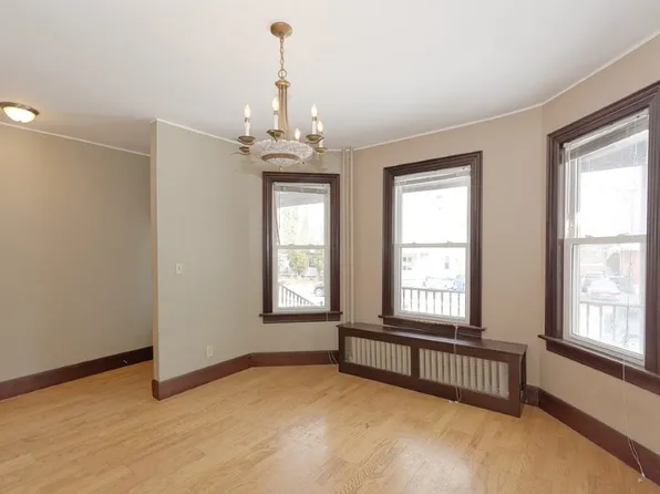 546 Mercer St #1, Albany, NY 12208