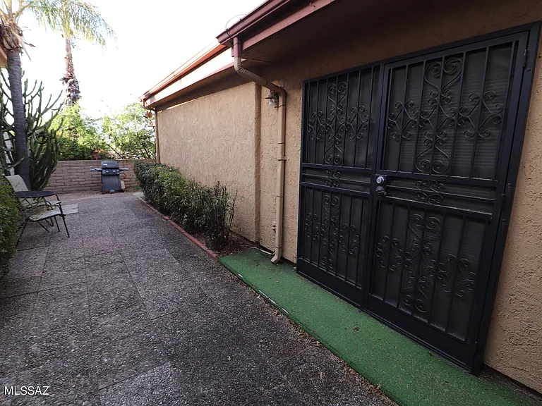 5602 N Camino Del Sol — Photo 22