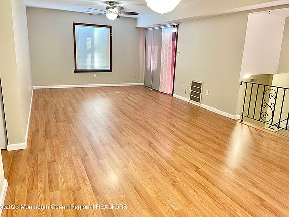 4th image of 28 Newport Court #211