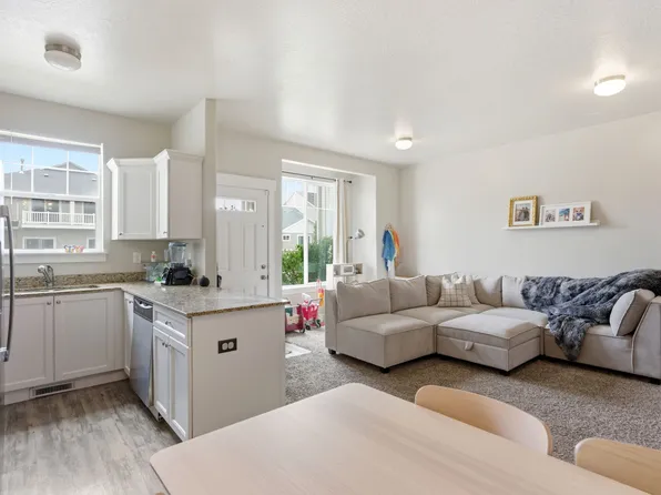 1792 E Skyline Dr #G5, Eagle Mountain, UT 84005
