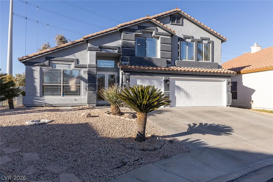5 bed, 3.0 bath, 3496 sqft, $3,800 — Photo 2