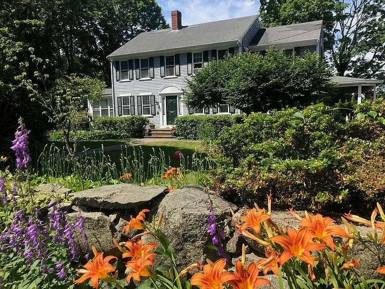 530 Elm St — Photo 1