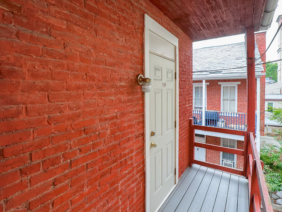 2nd image of 39 W Vine St