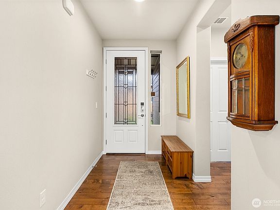 3rd image of 4818 Meriwood Drive NE