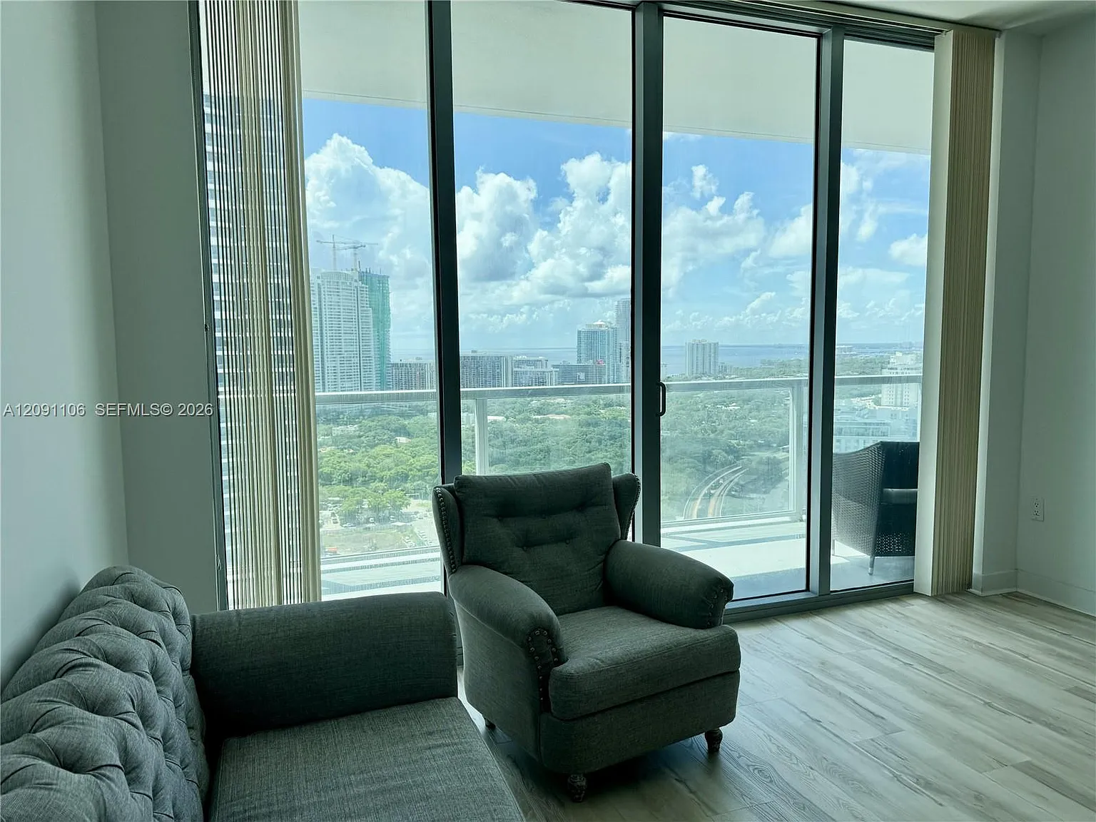 The Axis On Brickell Cond — Photo 1