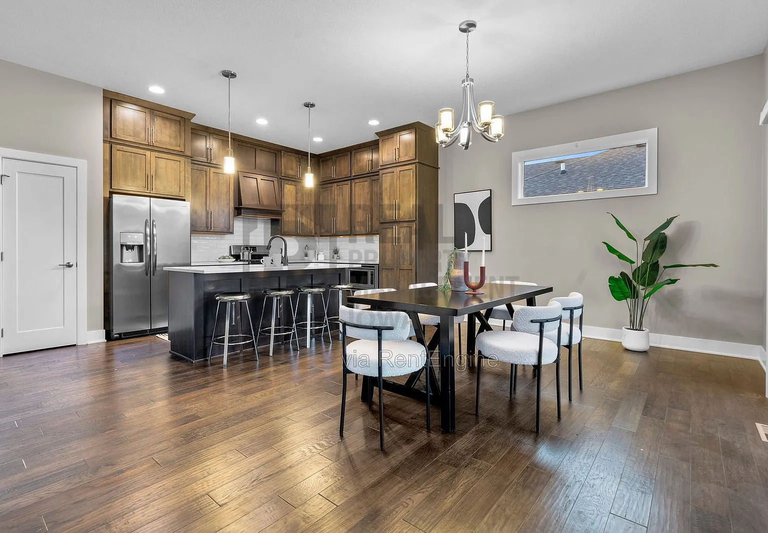5 bed, 2.5 bath, 1803 sqft, $3,295 — Photo 3