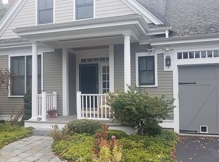 9 Courtyard Pl, Reading, MA 01867
