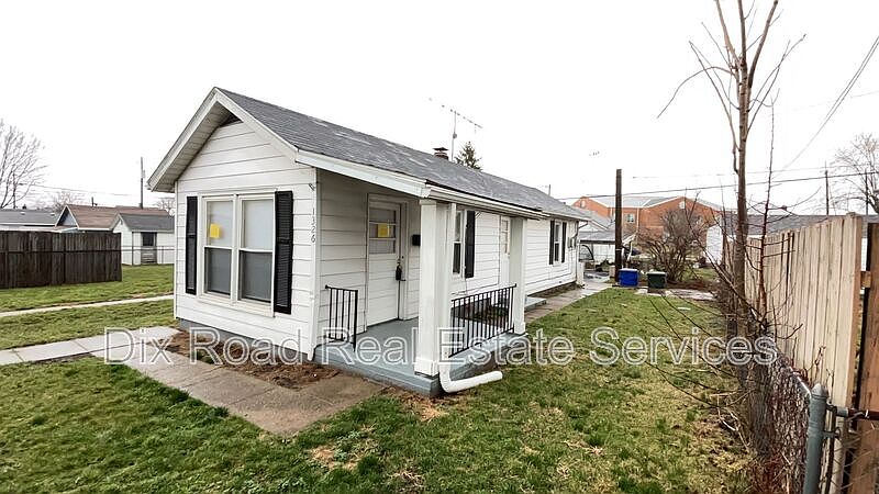 1st image of 1326 Campbell Ave