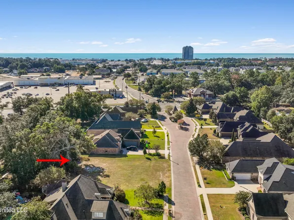310 Goose Pointe Blvd, Biloxi, MS 39531