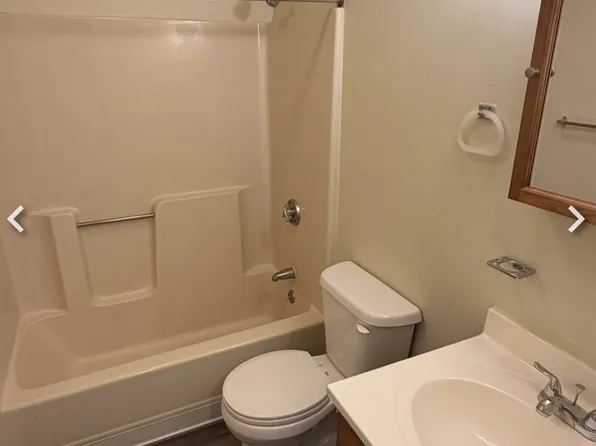 17 Blossom St #2, Leominster, MA 01453