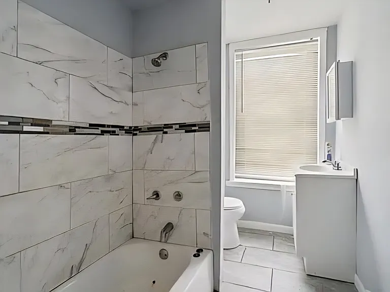 521 Brinton St #3 — Photo 2