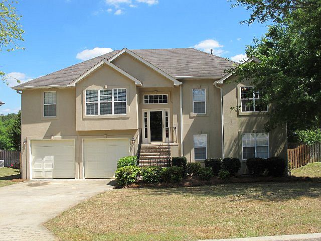 1st image of 210 Carriage Hills Cir