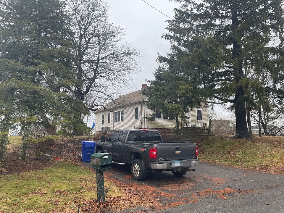 2nd image of 153 Higby Rd