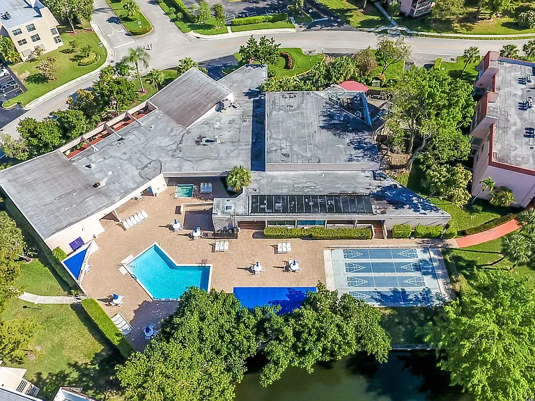 9150 Lime Bay Blvd #21 — Photo 16