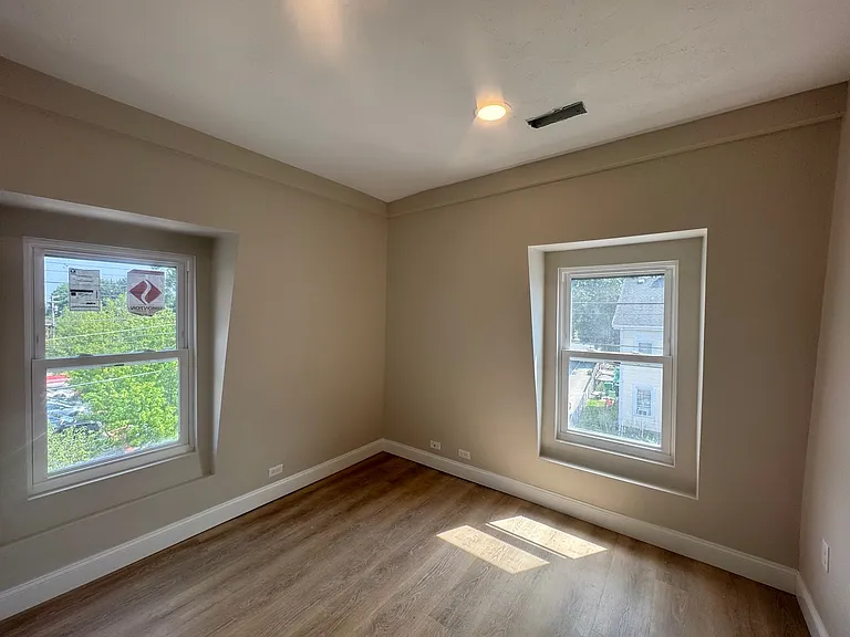 74 Washington St #8 — Photo 2