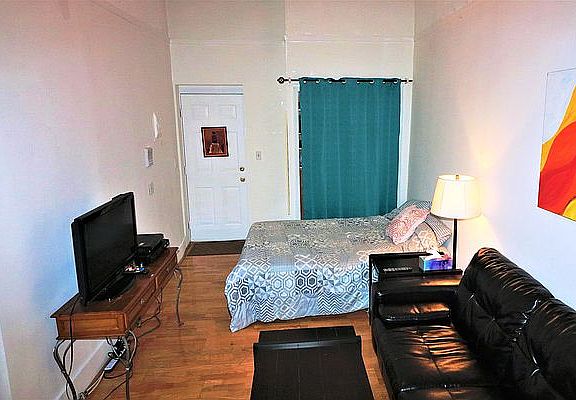 3rd image of 315 W 77th St #A2a
