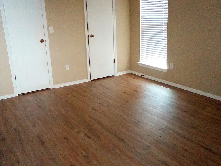 8744 N Rockwell Dr — Photo 12