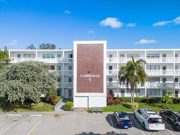 3rd image of 3114 Cambridge E
