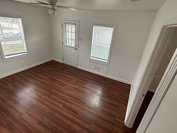 4th image of 2105 Delante St