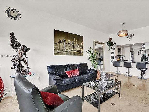 5th image of 1301 Miami Gardens Dr #1722W