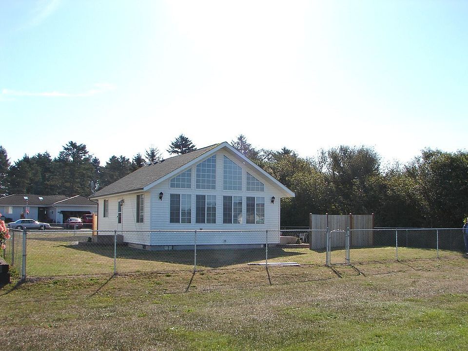 Rear of this fully-fenced property.