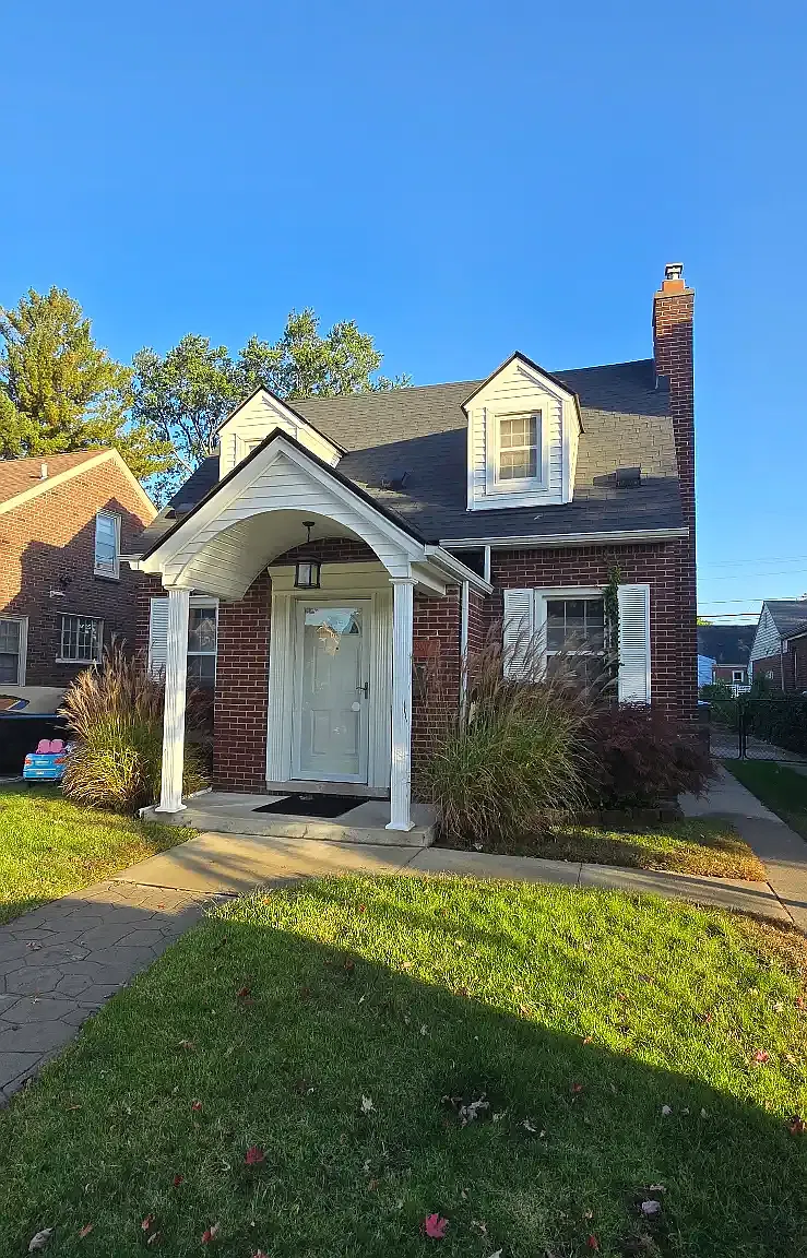 3 bed, 2.5 bath, 1623 sqft, $2,300 — Photo 1