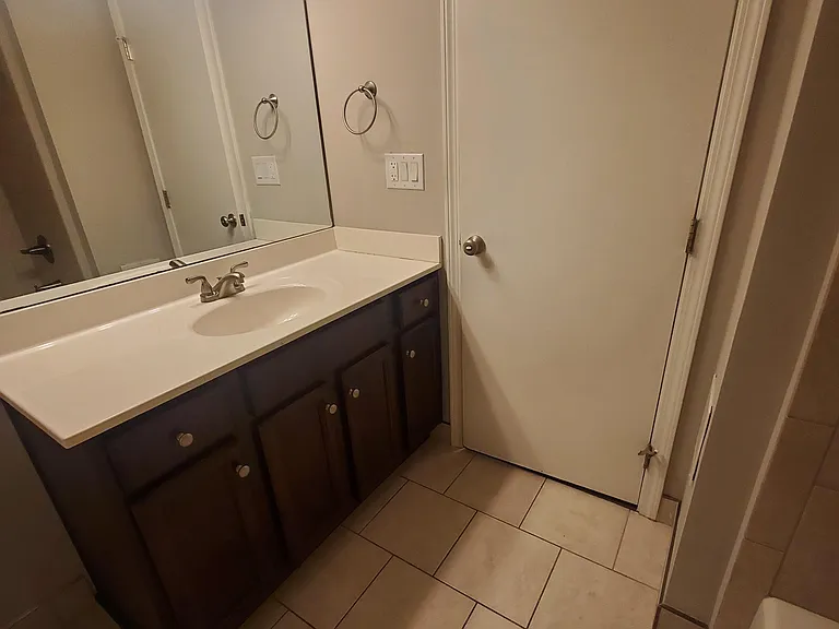 Lone Star Apartments — Photo 22