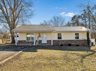 514 W 3rd Ave, Hohenwald, TN 38462